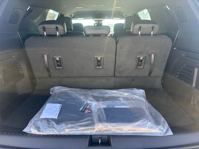 New 2026 Chevrolet Traverse LT w/ Enhanced Driving Package AWD/4WD image 9