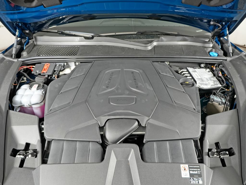 Certified 2026 Porsche Cayenne AWD/4WD image 43