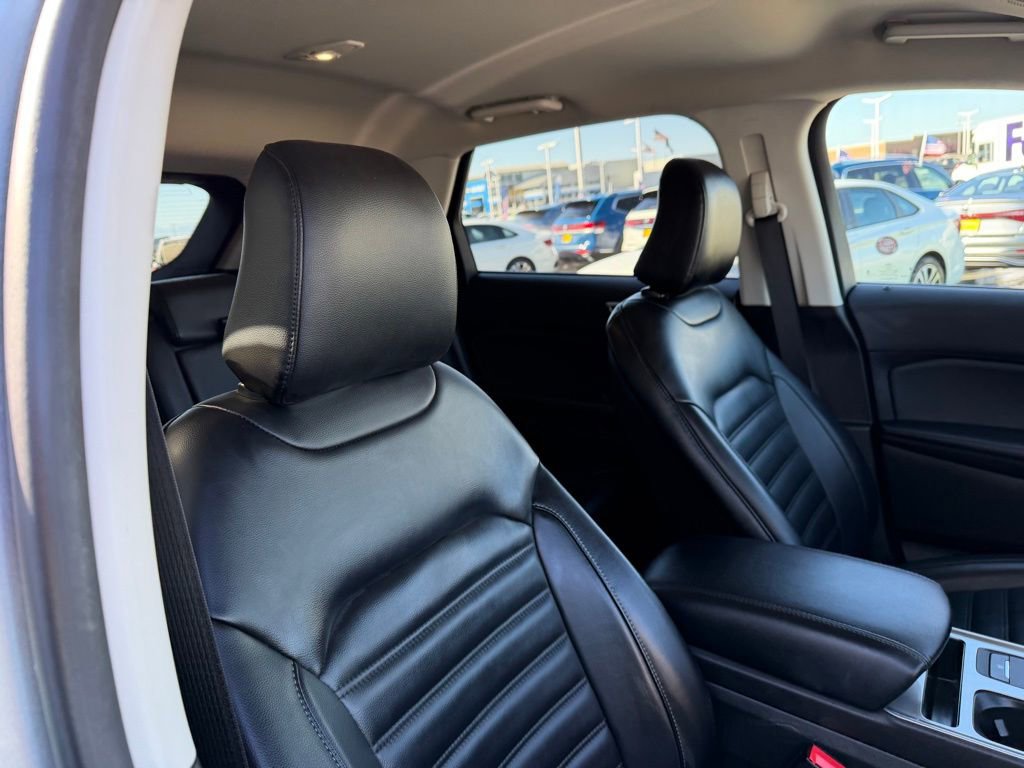 Used 2024 Ford Edge SEL image 21