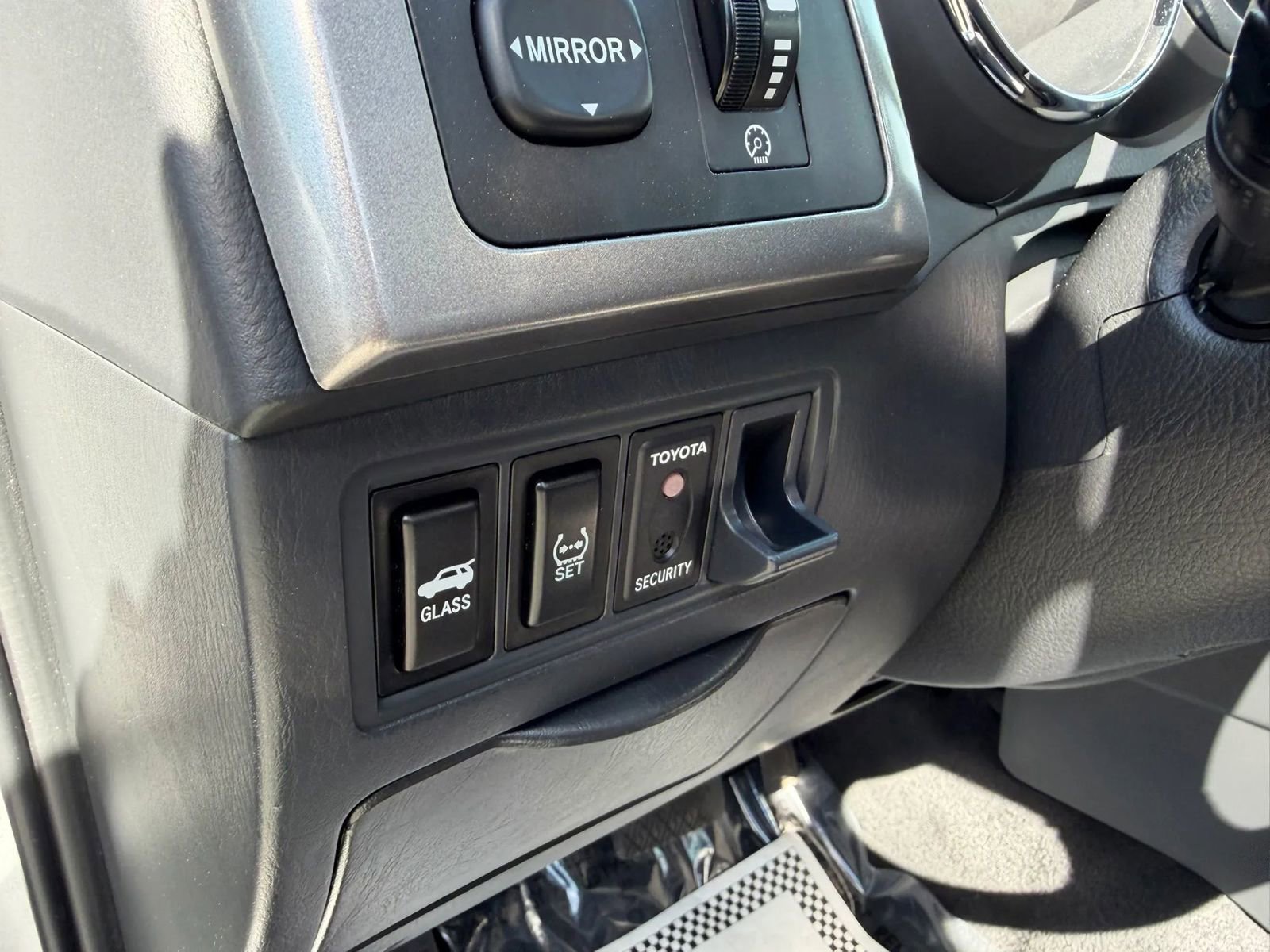 Used 2005 Toyota Matrix XR image 22