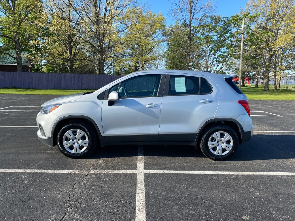 Used 2017 Chevrolet Trax LS FWD image 4