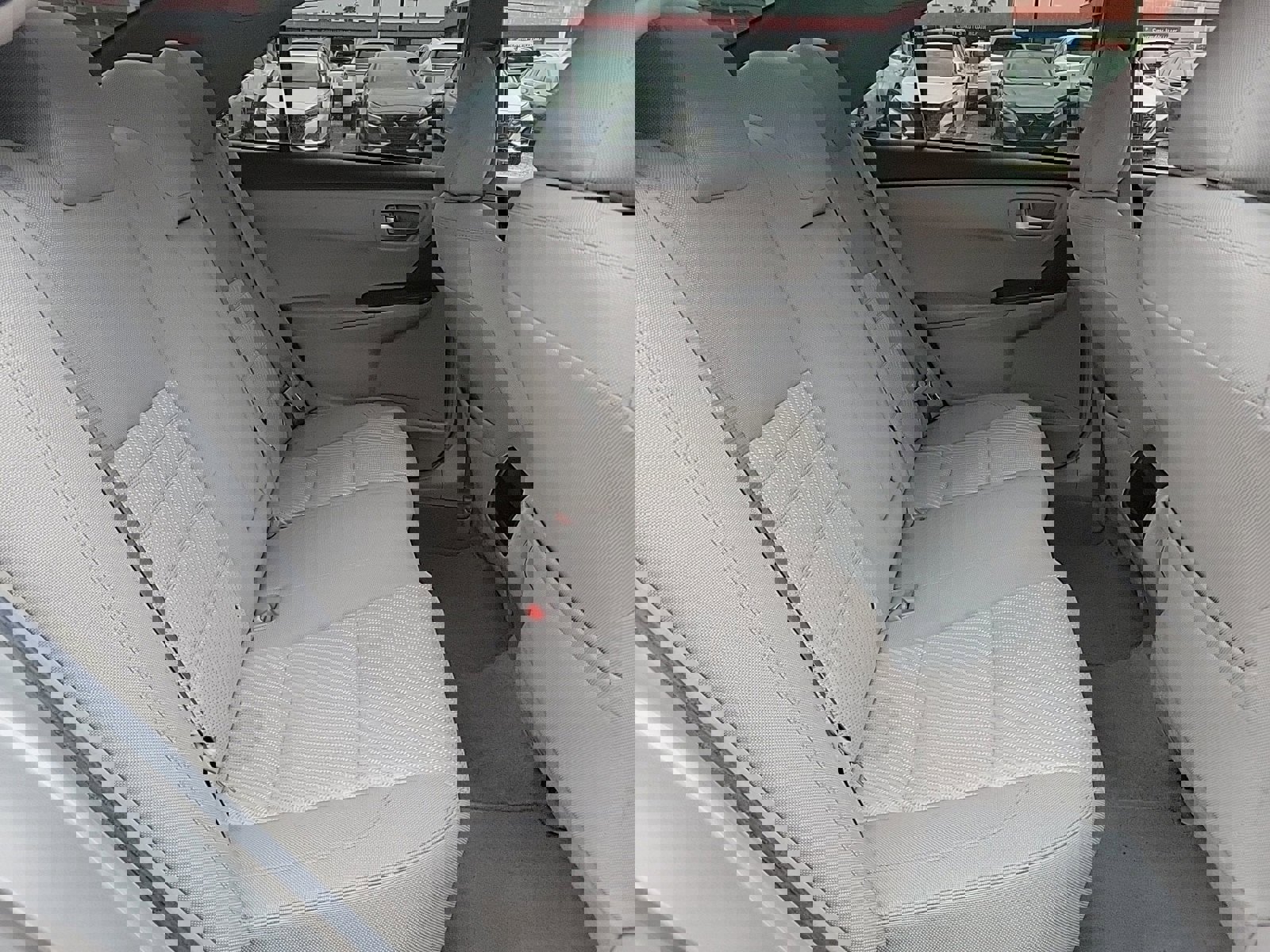 Used 2016 Toyota Camry LE image 16