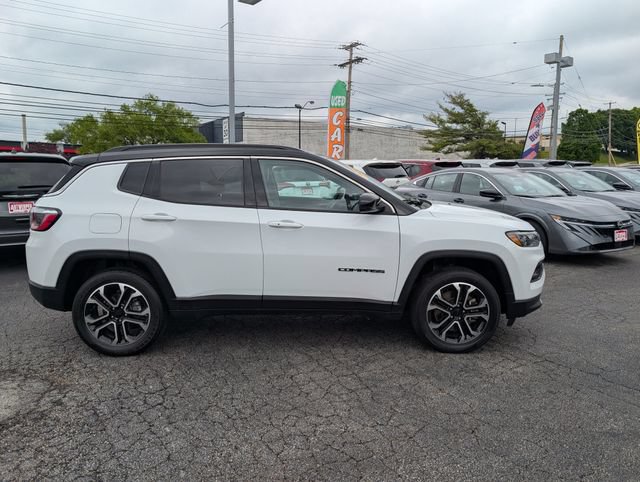 Used 2024 Jeep Compass Limited AWD/4WD image 2
