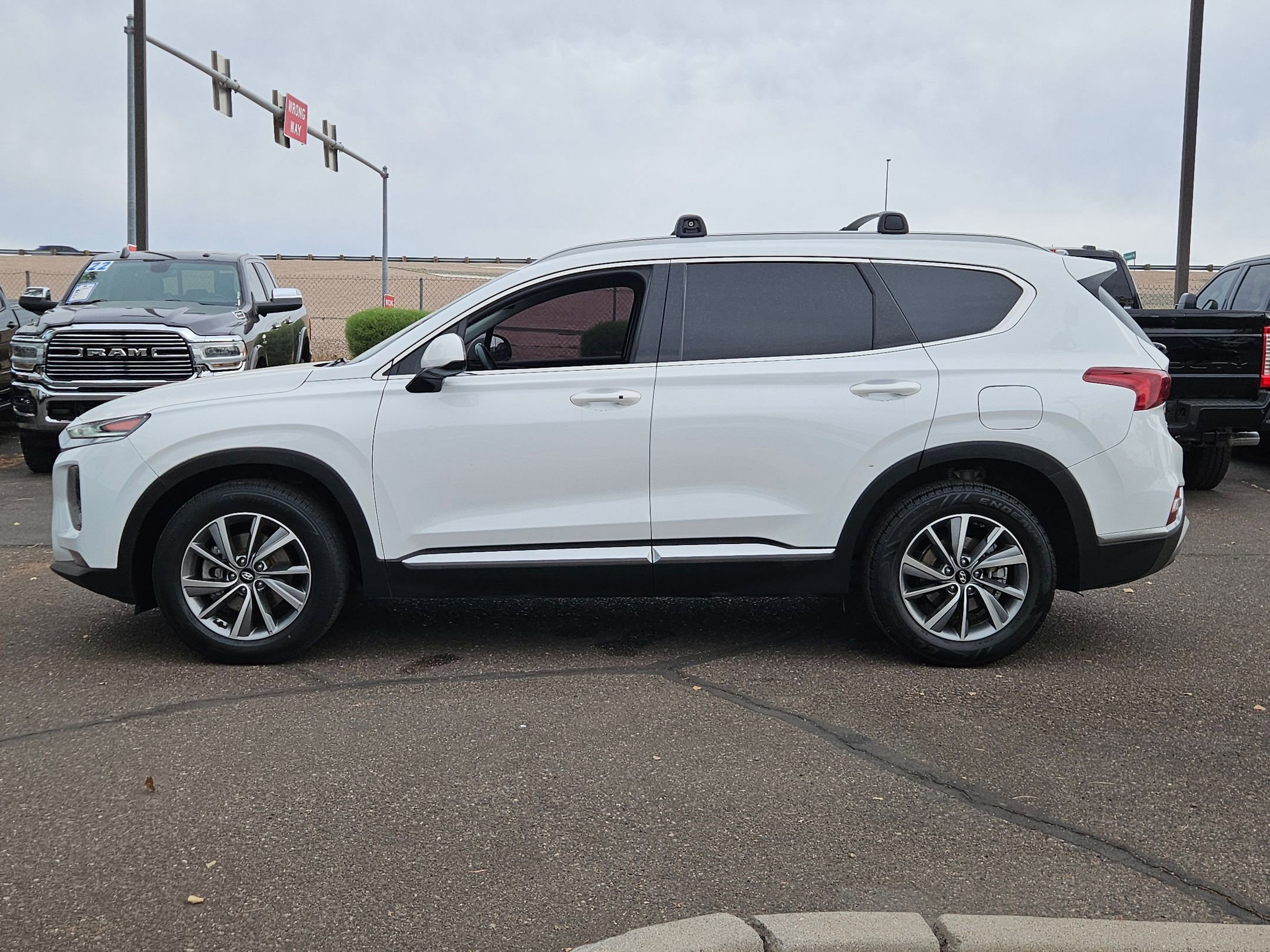 Used 2020 Hyundai Santa Fe SEL w/ Convenience Package FWD image 9