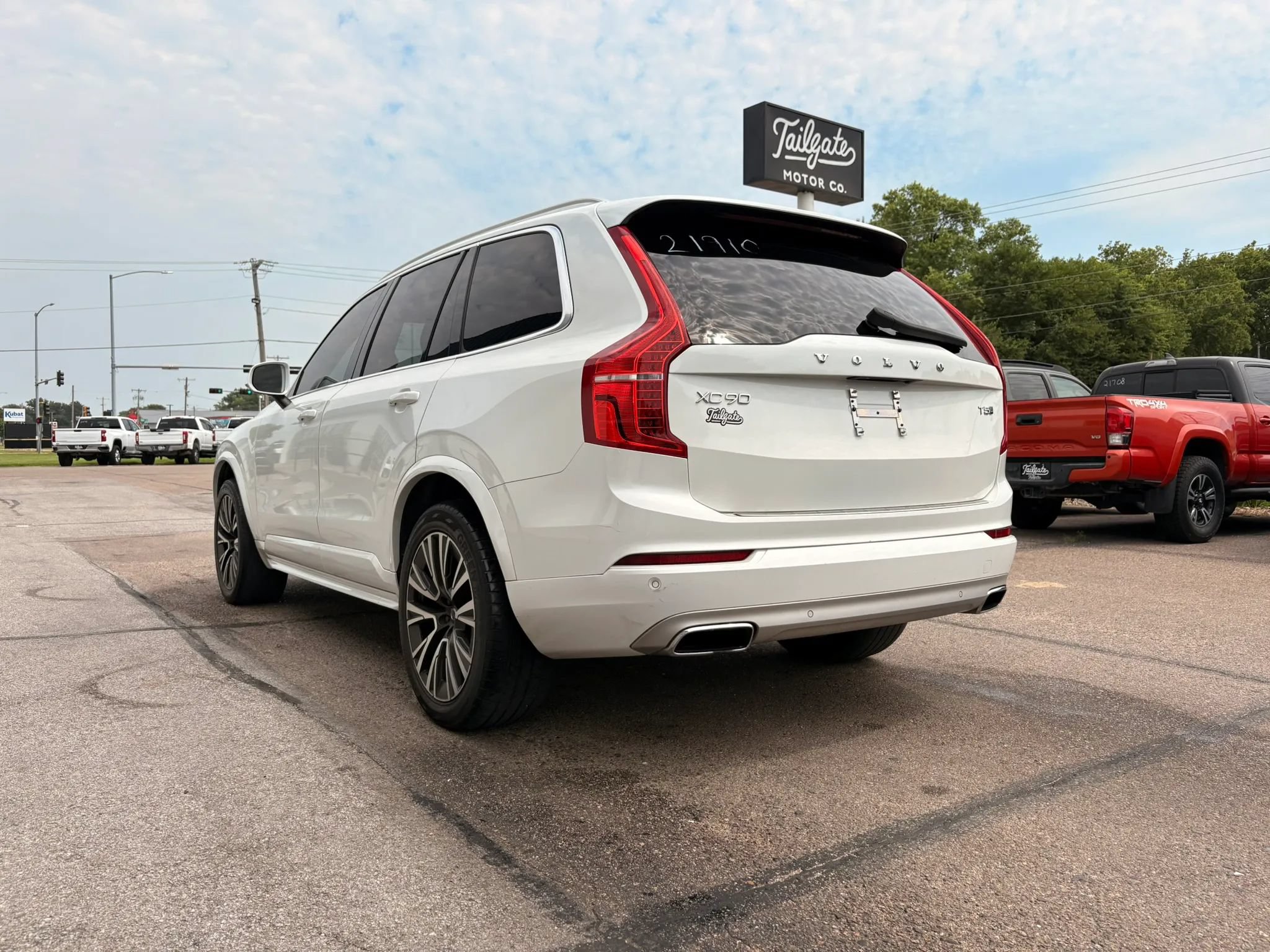 Used 2020 Volvo XC90 T5 Momentum w/ Protection Package Premier AWD/4WD image 5