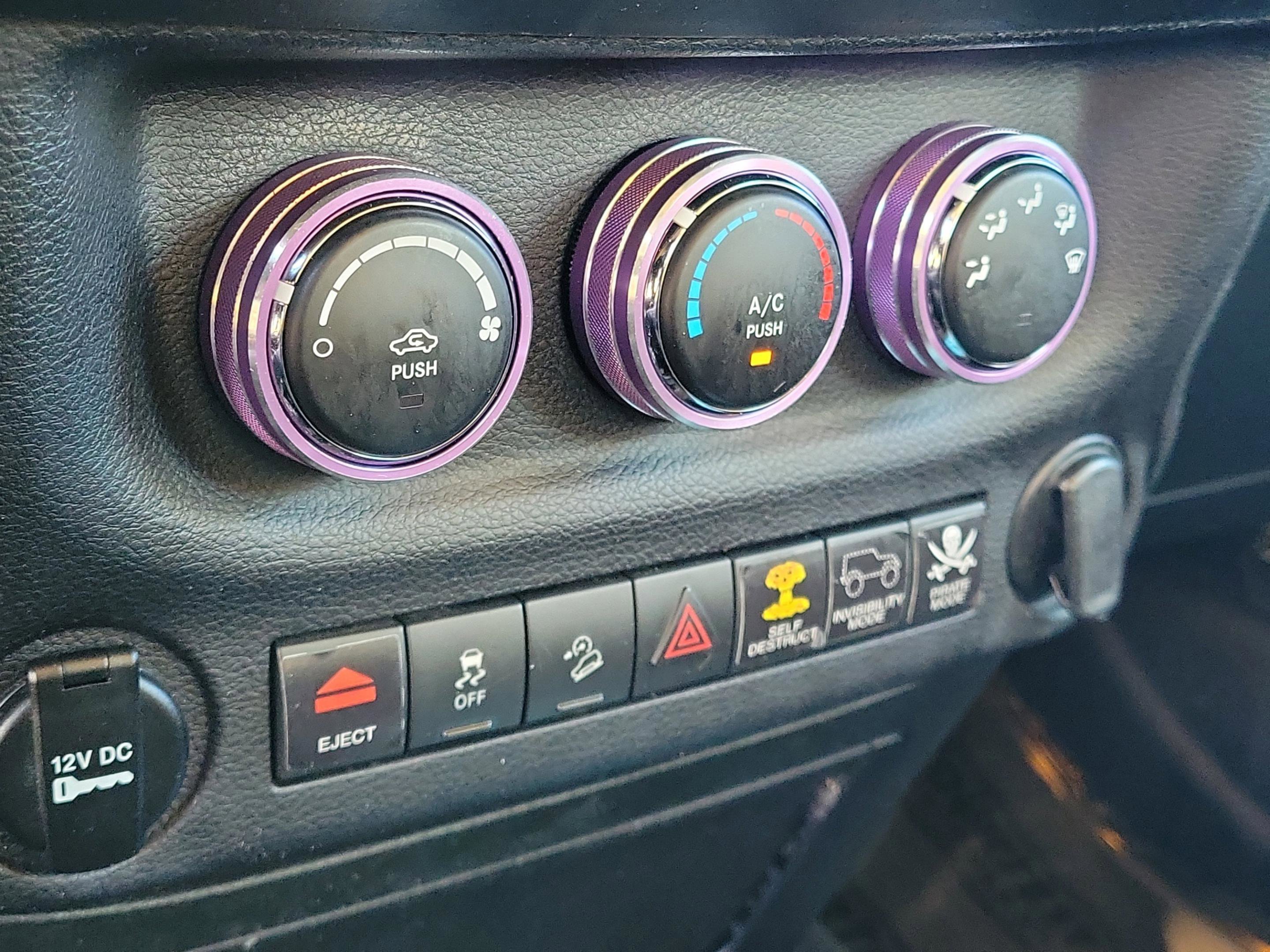 Used 2015 Jeep Wrangler Sport image 22