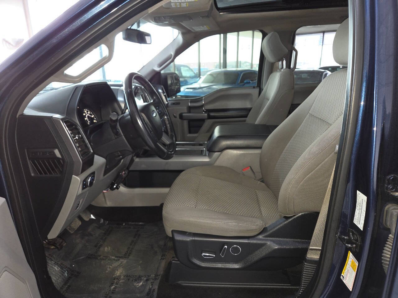 Used 2017 Ford F150 XLT w/ Equipment Group 302A Luxury AWD/4WD image 18
