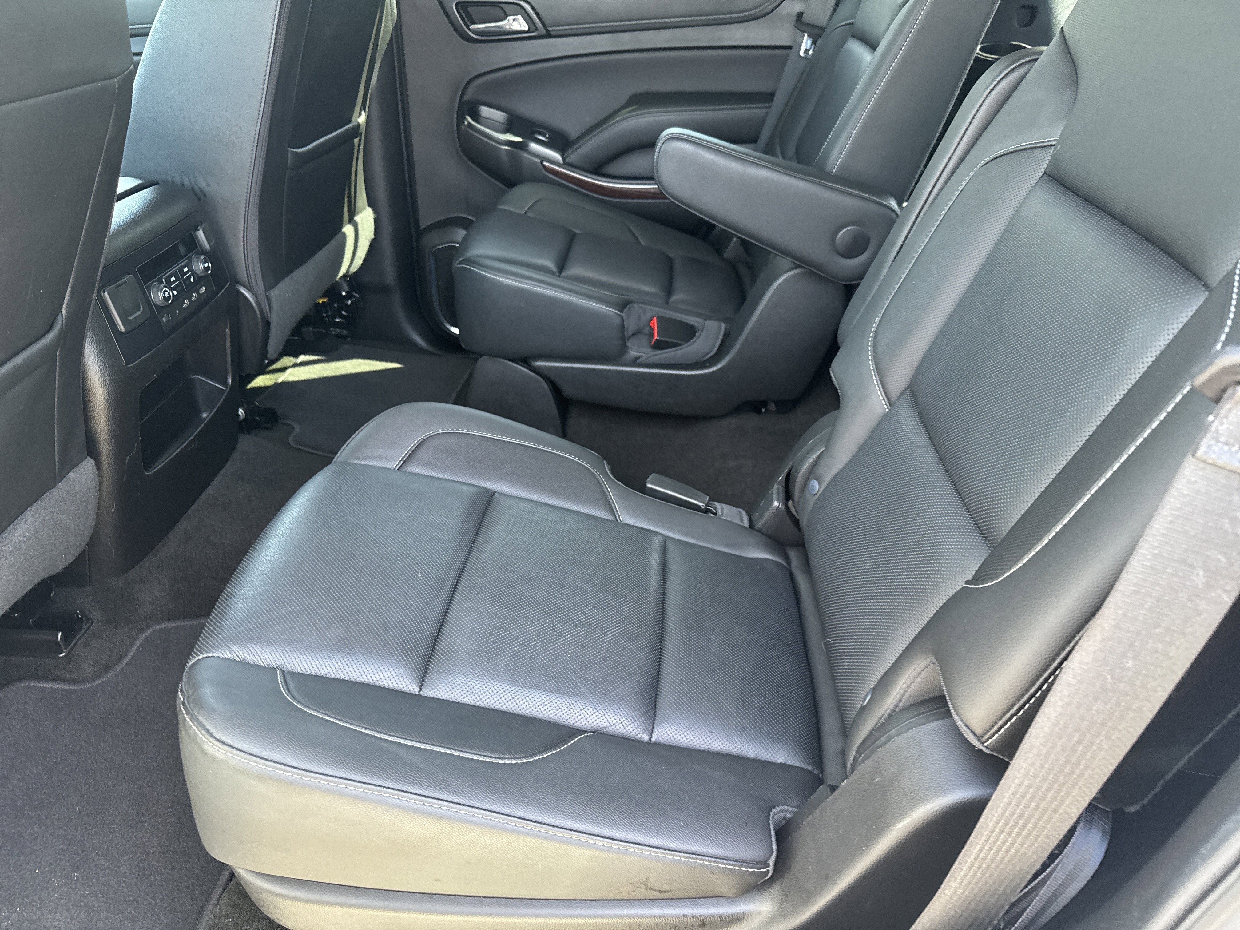 Used 2018 GMC Yukon SLT w/ Open Road Package image 11