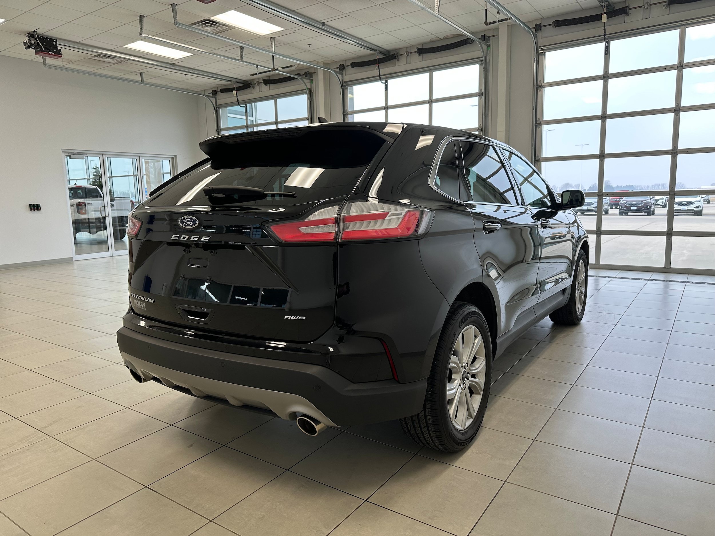 Used 2024 Ford Edge Titanium AWD/4WD image 5