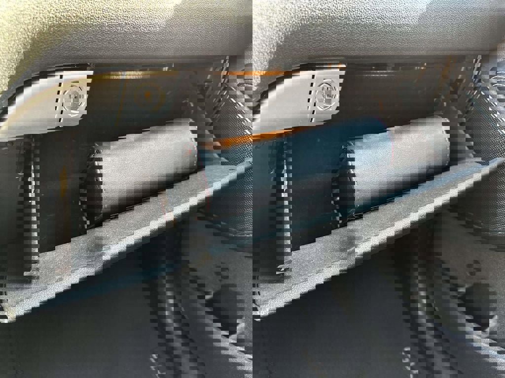 Used 2019 Kia Sorento SX image 28