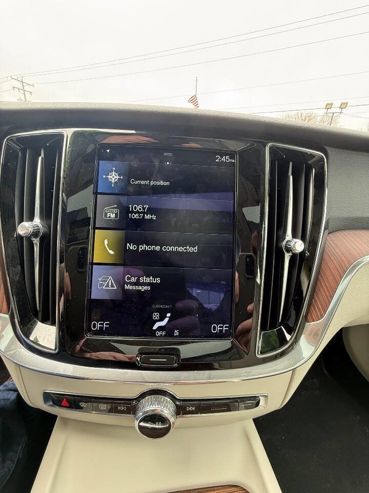 Used 2022 Volvo S60 B5 Inscription image 18