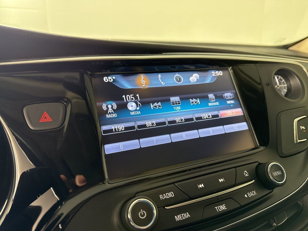 Used 2017 Buick Envision Essence FWD image 21
