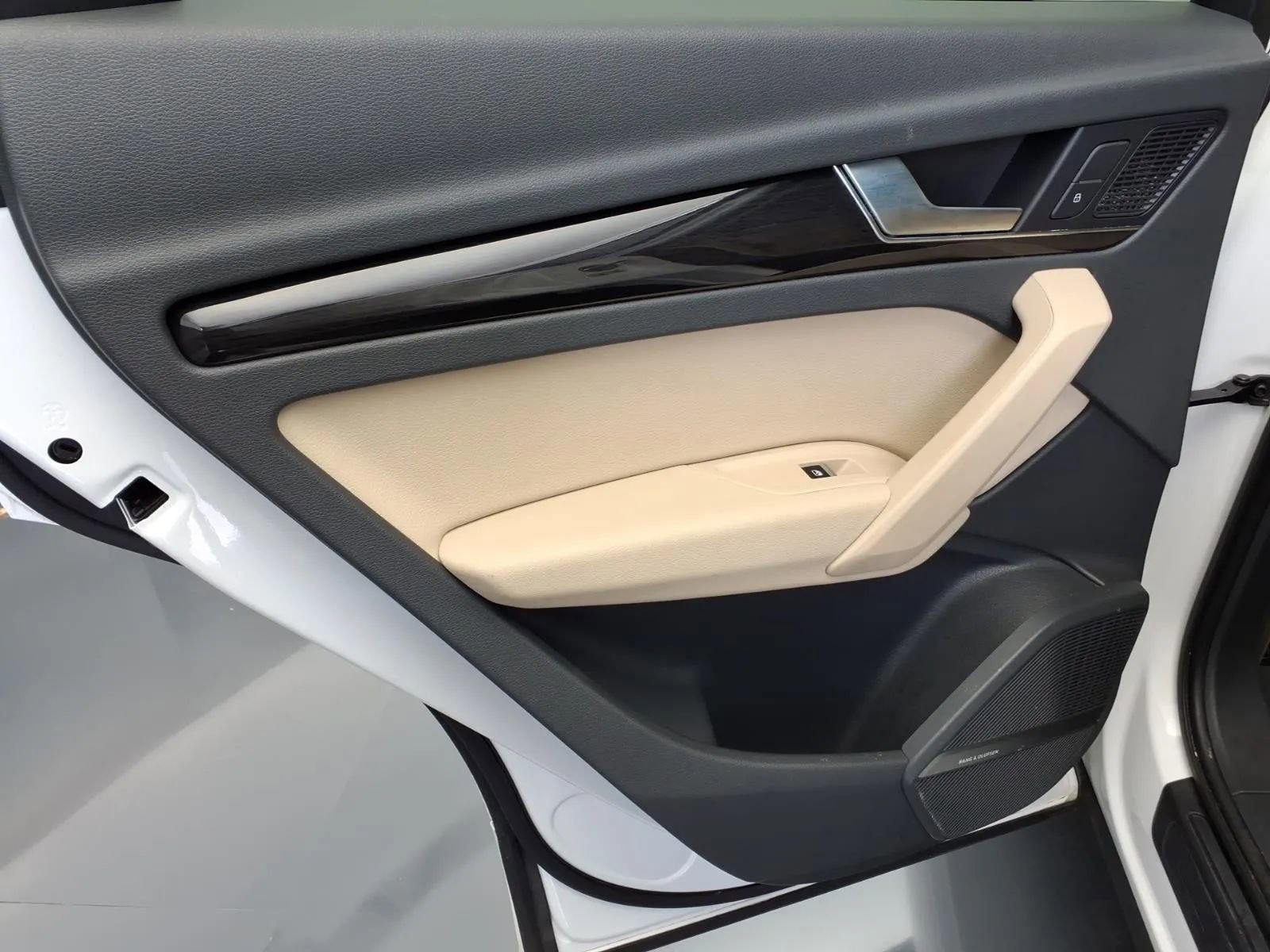 Used 2018 Audi Q5 2.0T Premium Plus w/ Premium Plus Package image 19