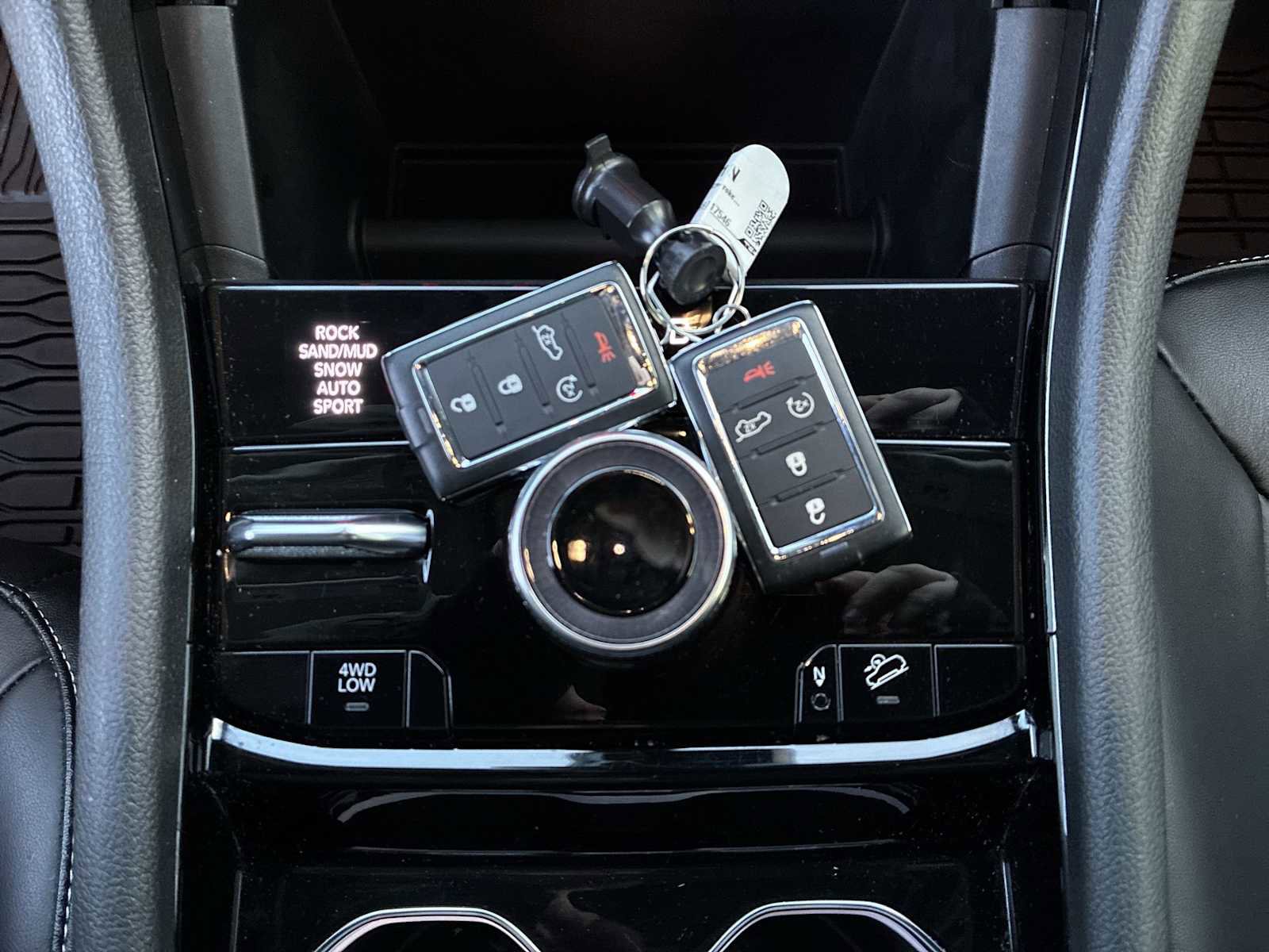 Used 2022 Jeep Grand Cherokee Limited 4xe image 16