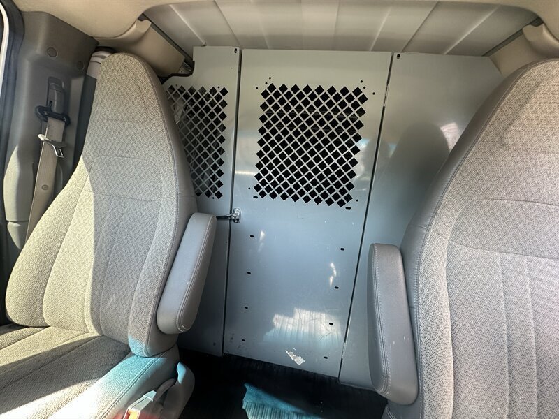 Used 2016 GMC Savana 2500 Extended w/ Chrome Appearance Package RWD image 33