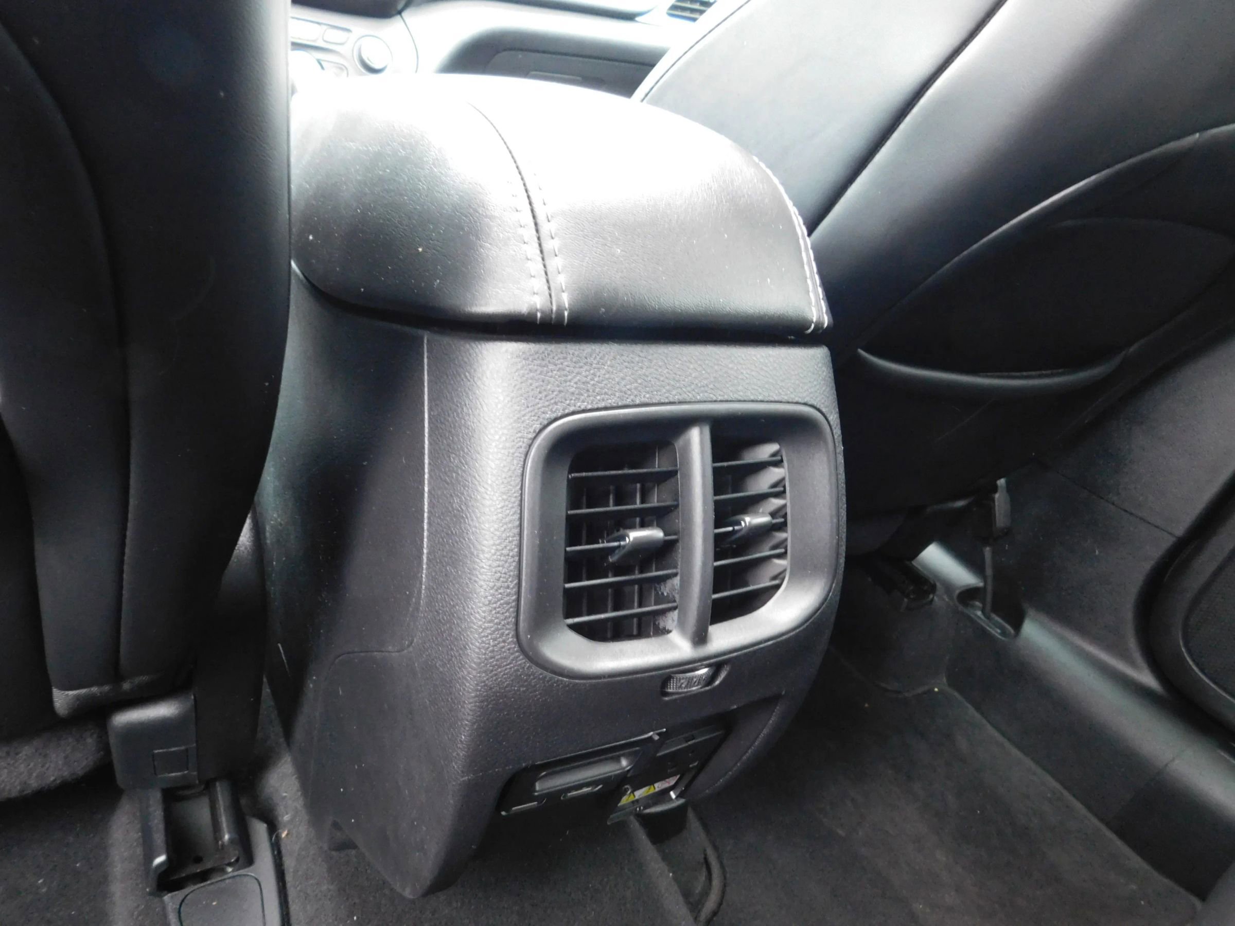 Used 2019 Jeep Cherokee Limited AWD/4WD image 13