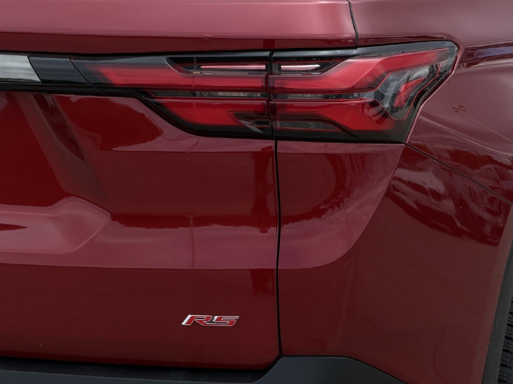 Used 2023 Chevrolet Traverse RS w/ LPO, Floor Liner Package FWD image 10