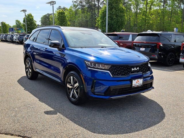 Used 2022 Kia Sorento S w/ Panoramic Sunroof Package FWD image 4