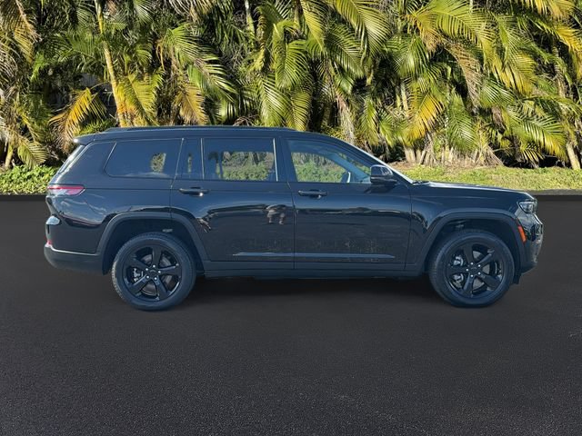 Used 2023 Jeep Grand Cherokee L Limited w/ Black Appearance Package RWD image 4