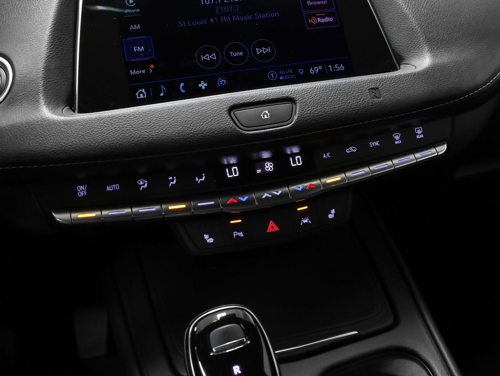 Used 2021 Cadillac XT4 Premium Luxury w/ Cold Weather Package AWD/4WD image 36