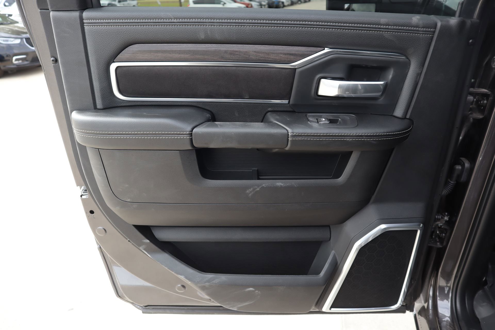 New 2026 RAM 2500 Laramie AWD/4WD image 18