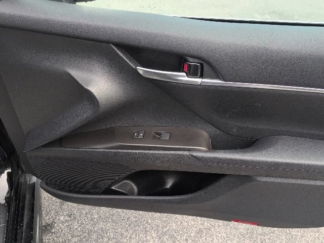 Used 2024 Toyota Camry SE FWD image 11