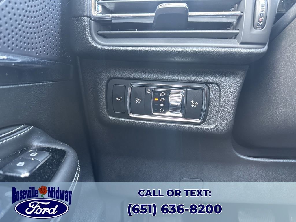 Used 2023 Lincoln Corsair Reserve w/ Equipment Group 201A image 26