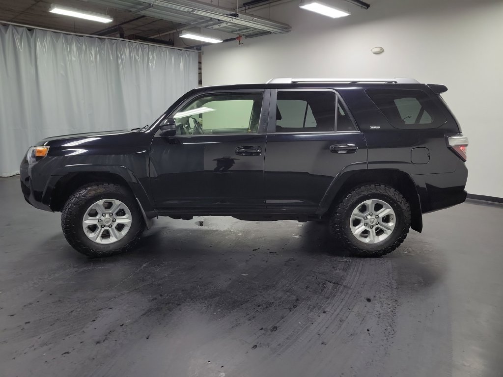 Used 2016 Toyota 4Runner SR5 AWD/4WD image 5