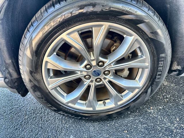 Used 2021 Ford Explorer XLT w/ Equipment Group 202A image 19