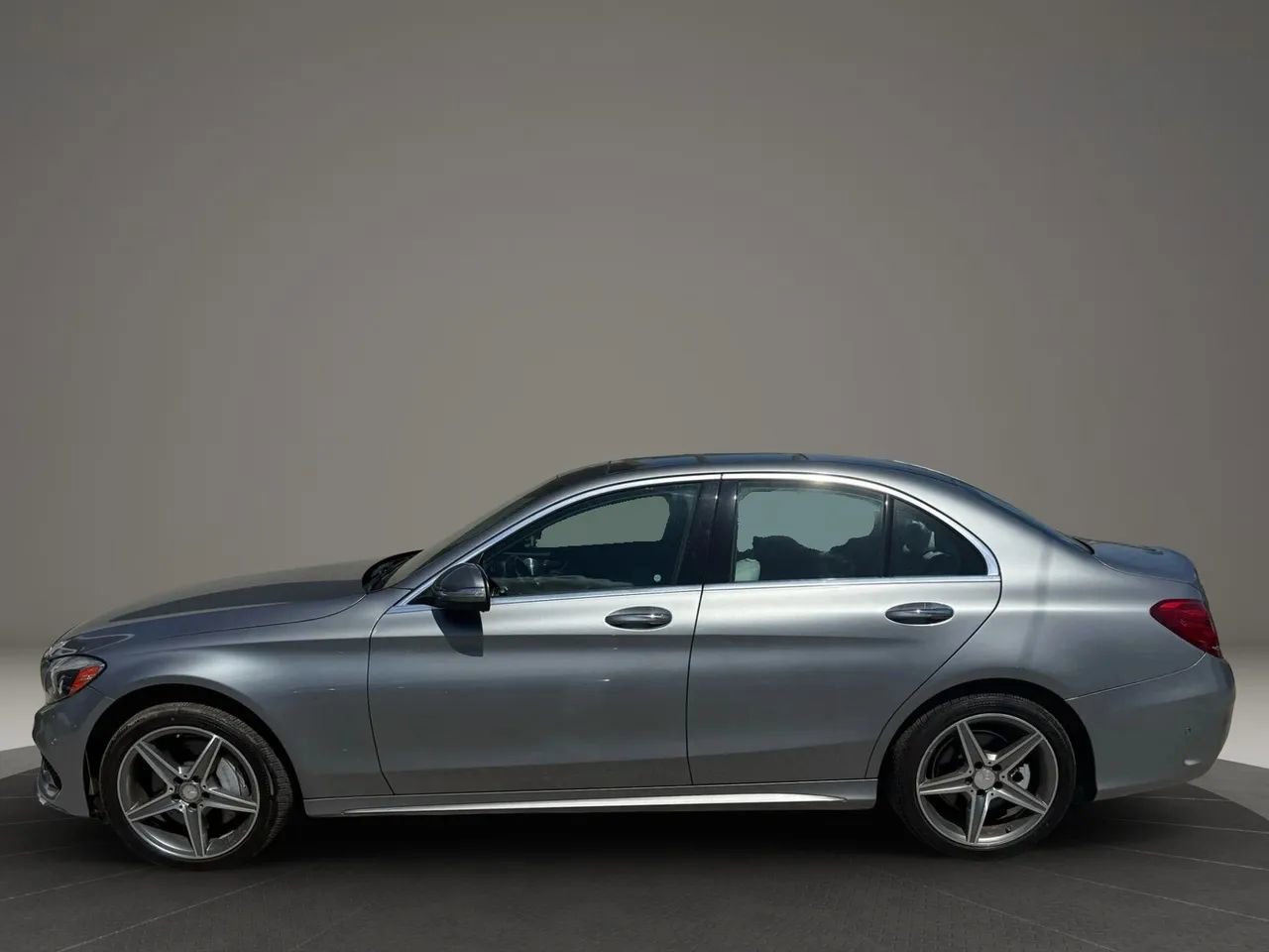 Used 2015 Mercedes-Benz C 400 4MATIC image 2