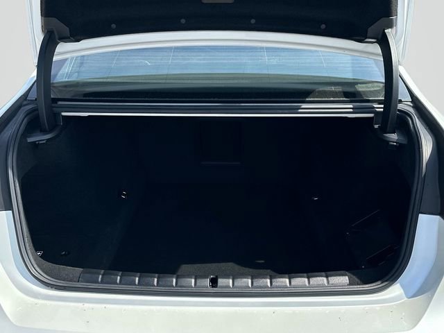 Used 2024 BMW 760i xDrive w/ Premium Package 2 image 18