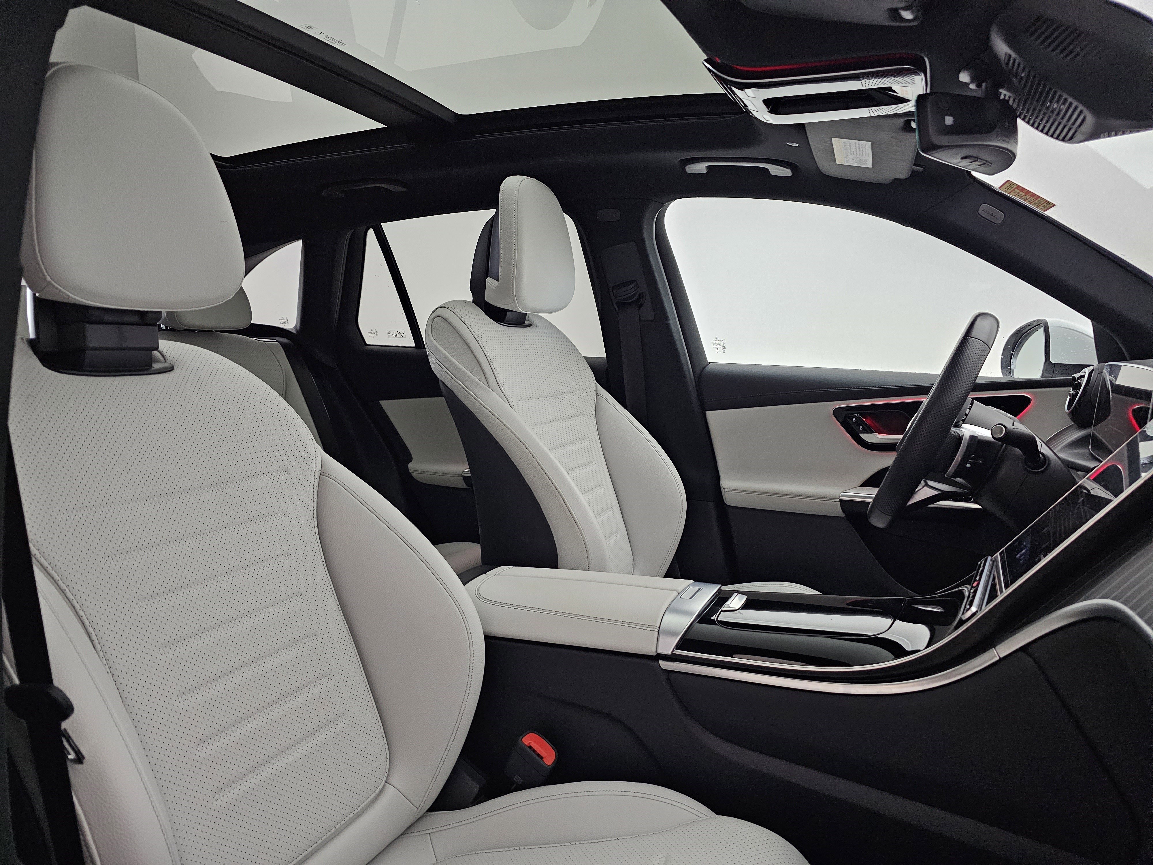 Used 2024 Mercedes-Benz GLC 300 4MATIC image 11