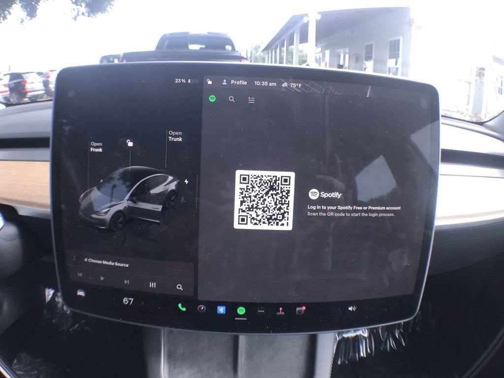 Used 2023 Tesla Model 3 Standard Range image 17