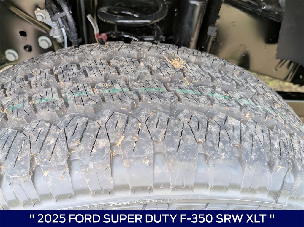 New 2025 Ford F350 XLT w/ FX4 Off-Road Package image 27