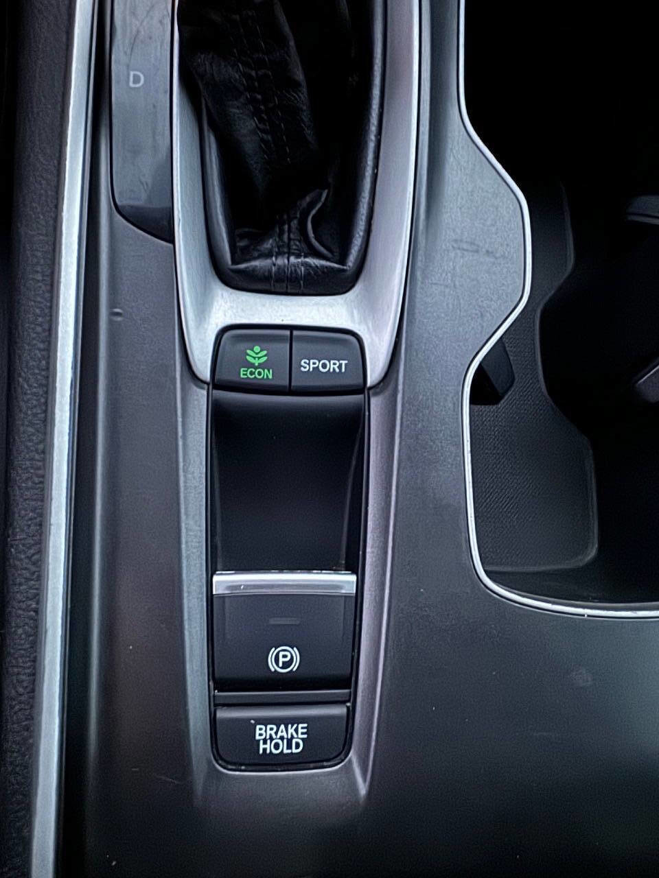 Used 2018 Honda Accord Sport image 18