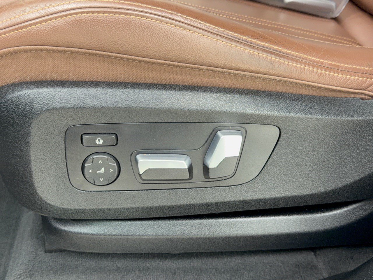 Used 2022 BMW X5 xDrive40i AWD/4WD image 16