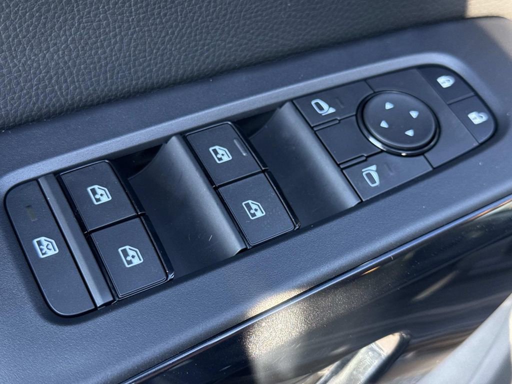 New 2026 Nissan Pathfinder S FWD image 18