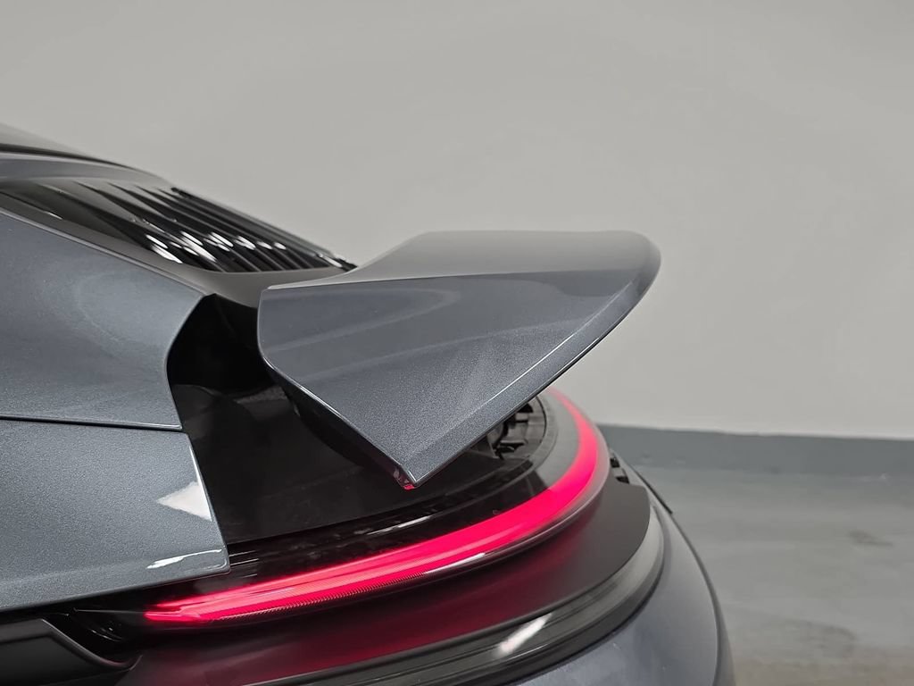 Certified 2026 Porsche 911 Targa 4 GTS AWD/4WD image 31