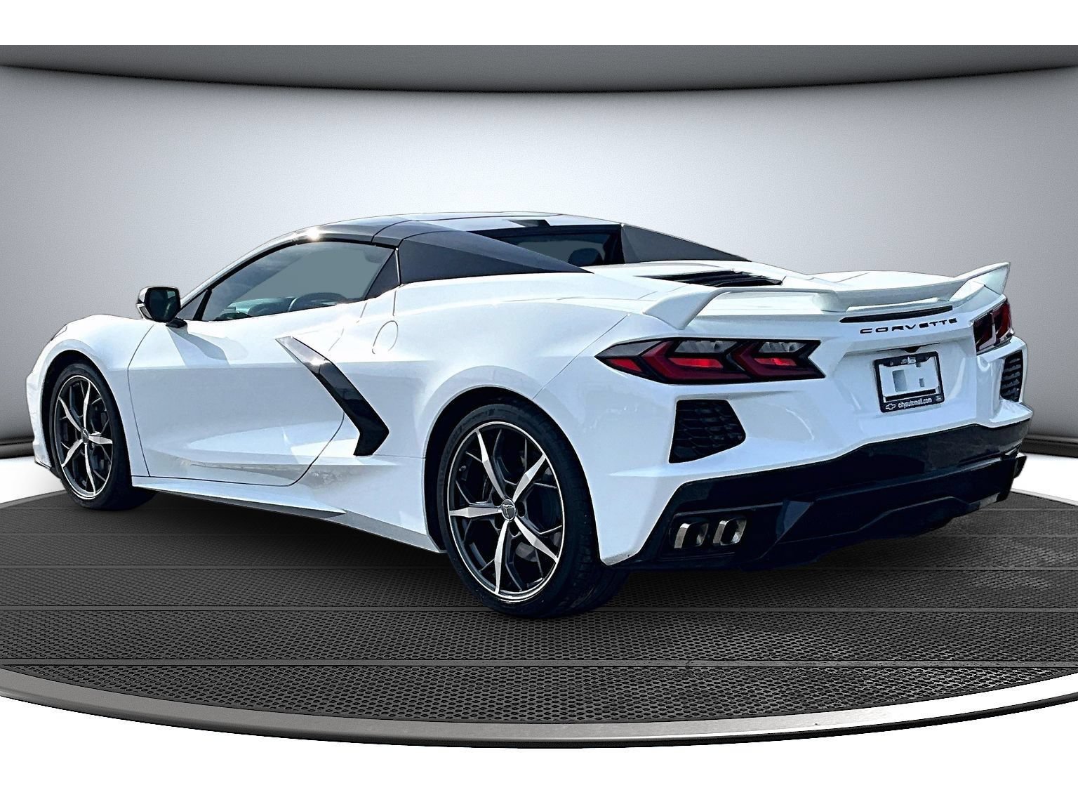 Used 2022 Chevrolet Corvette Stingray Premium Conv w/ Z51 Performance Package RWD image 18