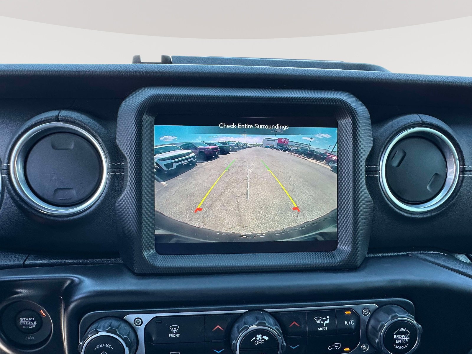 Used 2021 Jeep Wrangler Unlimited Sahara AWD/4WD image 12