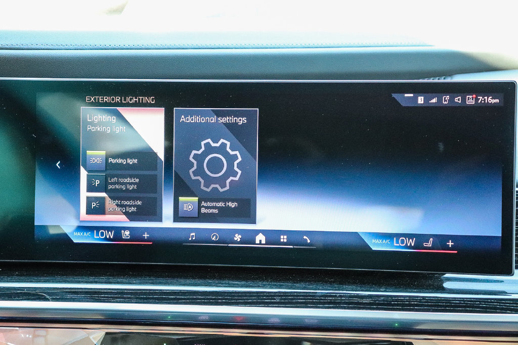 Certified 2026 BMW 740i RWD image 14