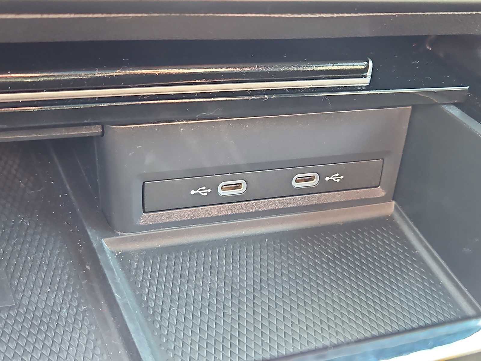 Used 2024 Volkswagen Atlas Peak Edition SE AWD/4WD image 30