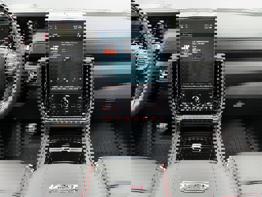 Used 2025 GMC Yukon AT4 Ultimate w/ LPO, Floor Liner Package image 16