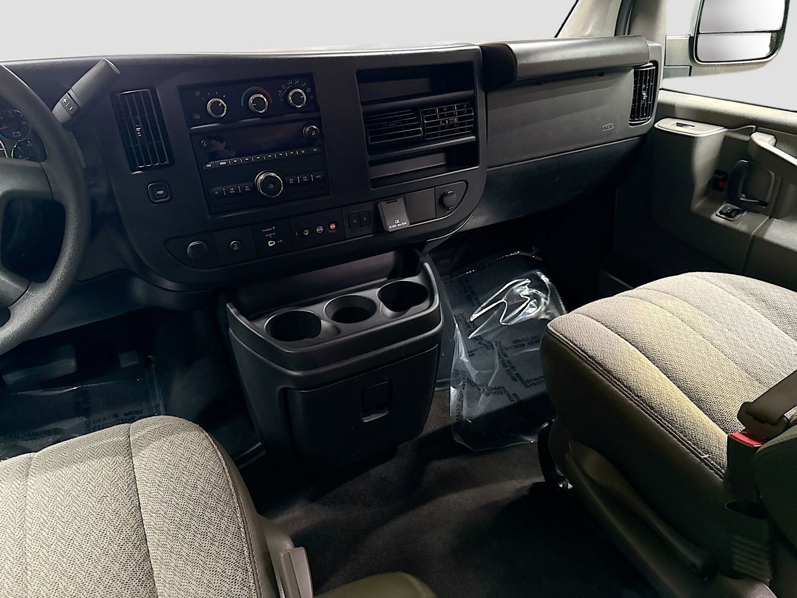 Used 2025 Chevrolet Express 3500 LT w/ LT Preferred Equipment Group RWD image 24