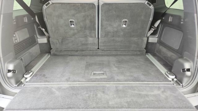 Used 2025 Rivian R1S Adventure image 15