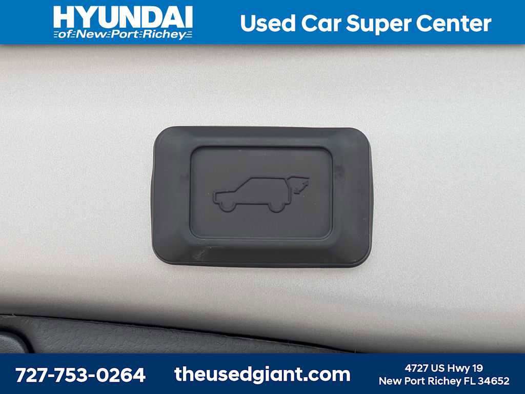 Used 2023 Toyota RAV4 XLE w/ Convenience Package image 14