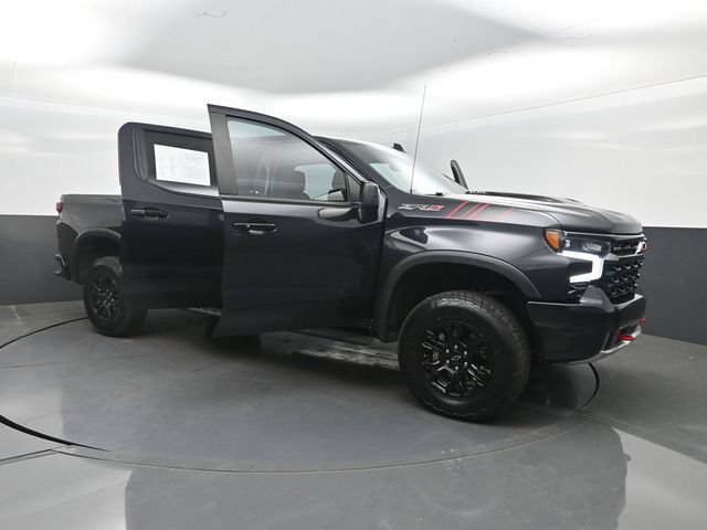 Used 2022 Chevrolet Silverado 1500 ZR2 w/ Technology Package AWD/4WD image 39