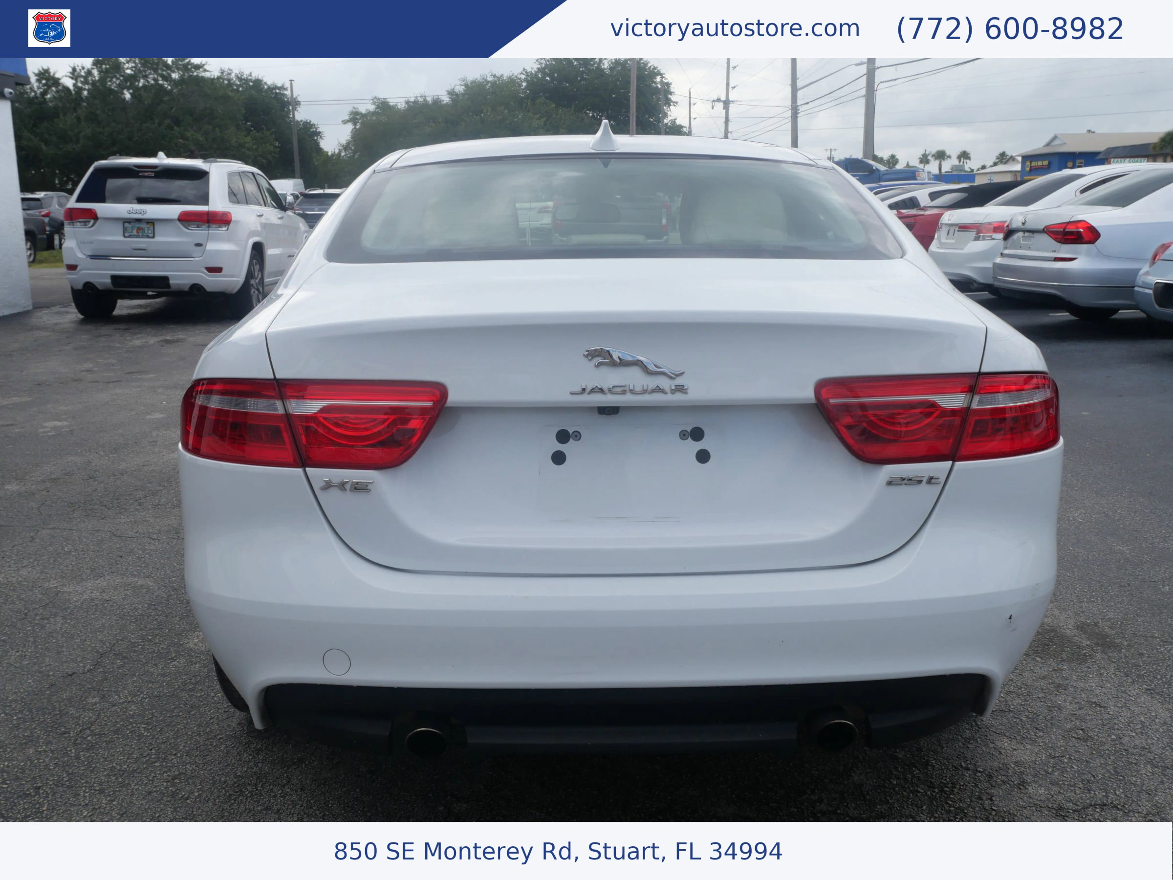 Used 2018 Jaguar XE image 6