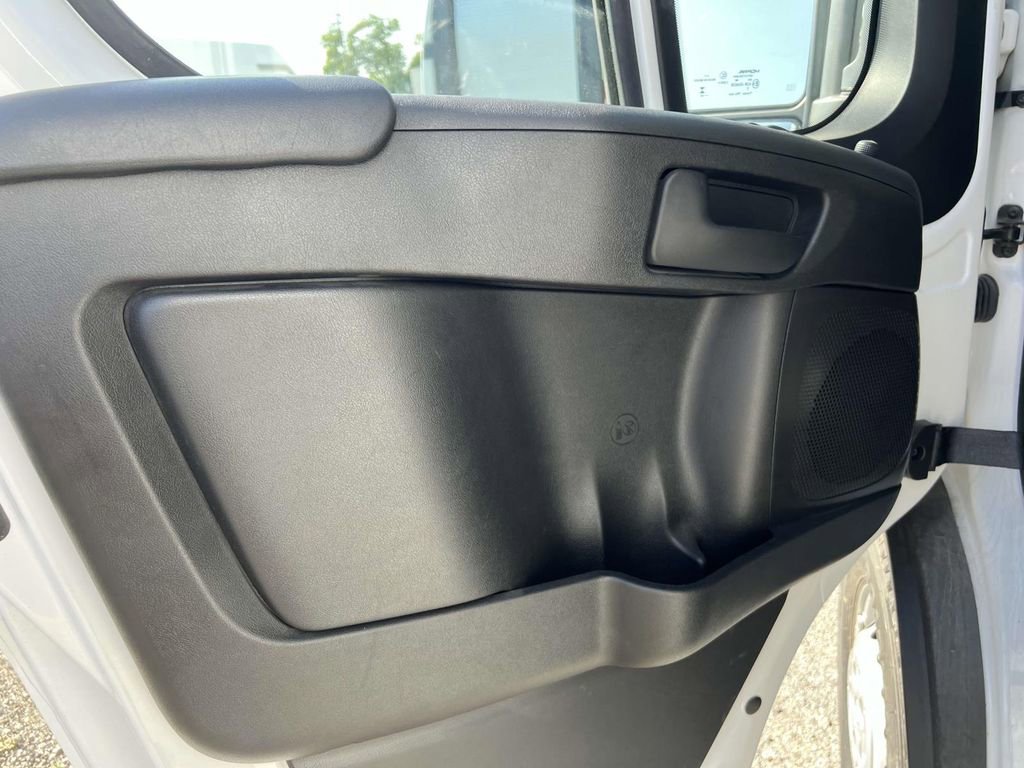 New 2024 RAM ProMaster 3500 w/ Delivery Van Package FWD image 17