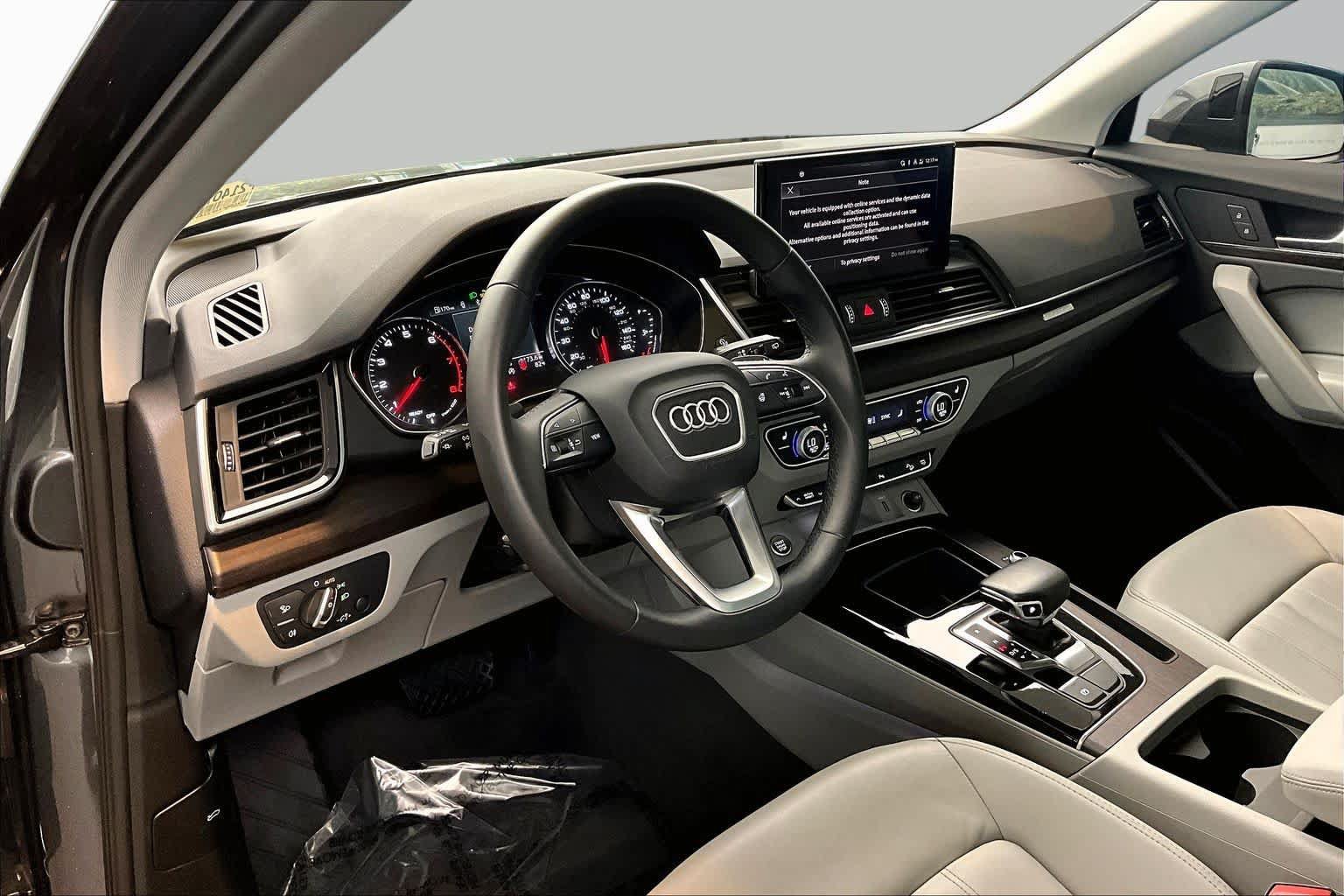 Used 2023 Audi Q5 2.0T Premium w/ Convenience Package AWD/4WD image 18